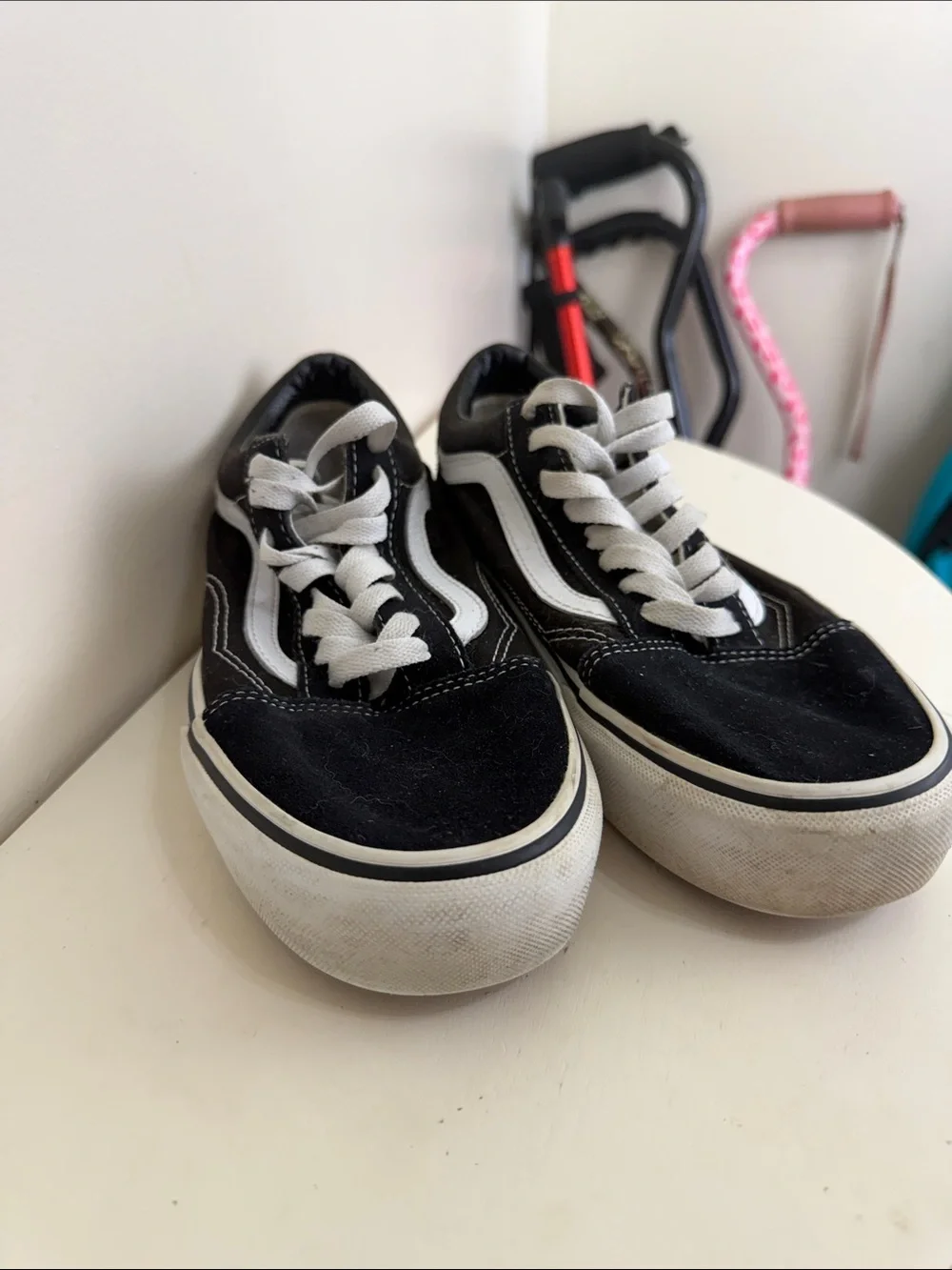 (2396) Vans Black and White Old Skool Sneakers, Size: 7.5